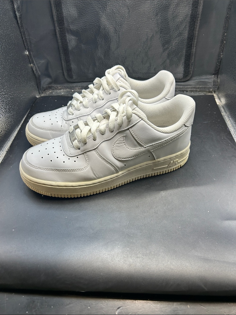 Nike Men's White Low-Top Leather Sneakers